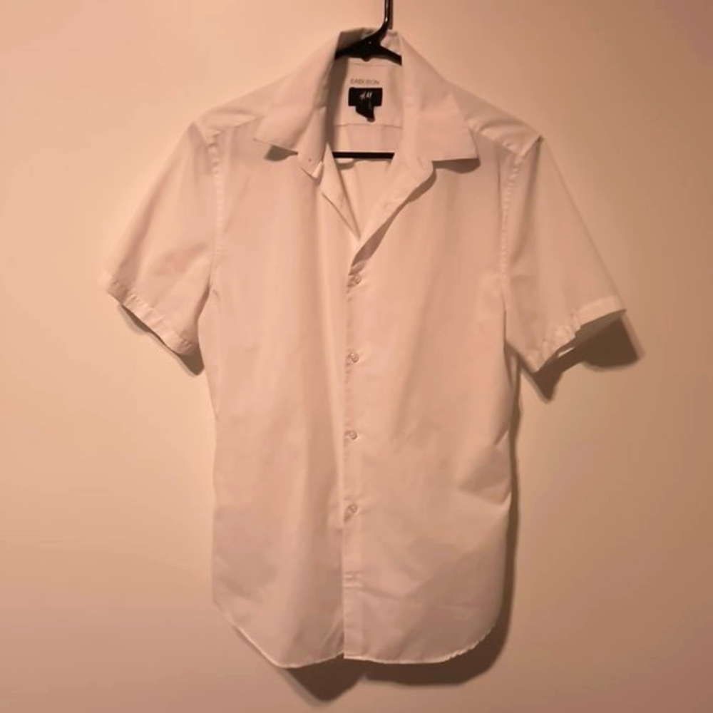 White short-sleeved dress shirt